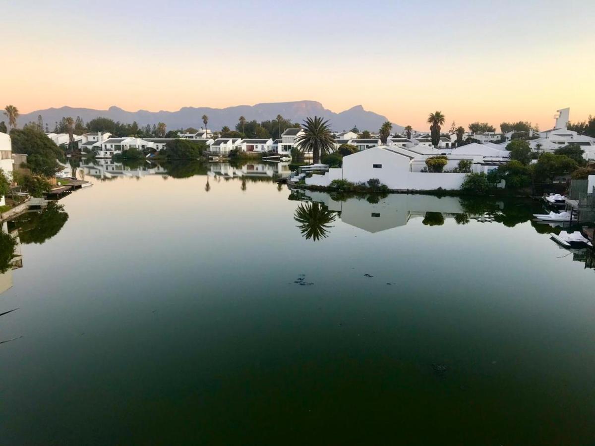 Admiralty Bed & Breakfast Muizenberg Buitenkant foto