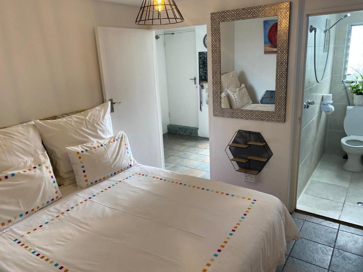 Admiralty Bed & Breakfast Muizenberg Buitenkant foto