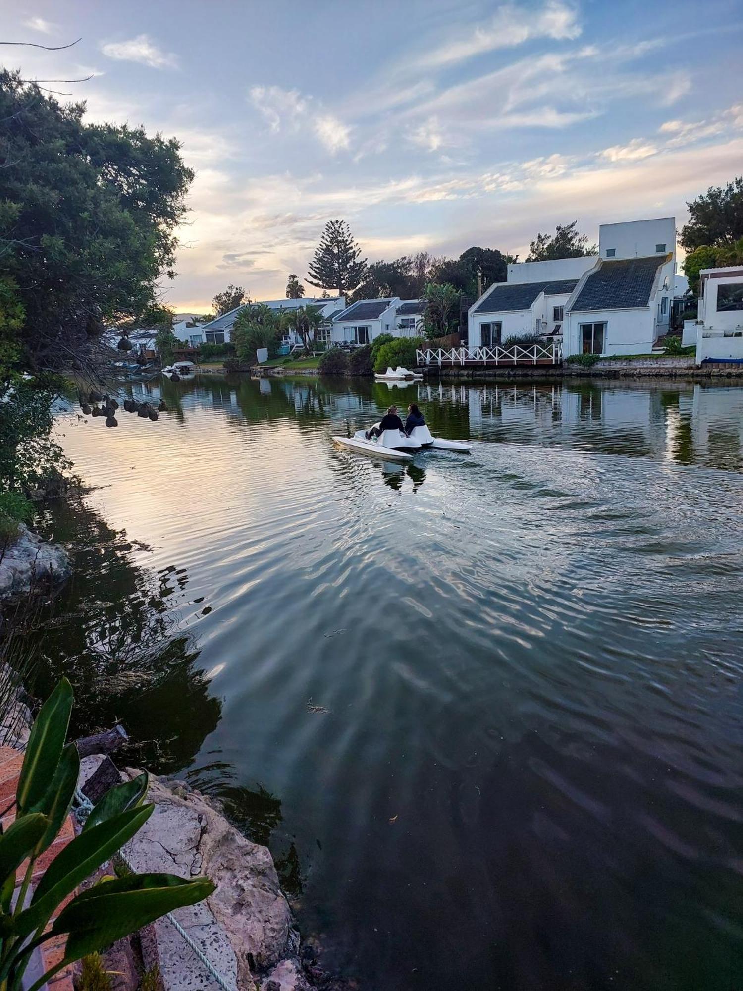 Admiralty Bed & Breakfast Muizenberg Buitenkant foto