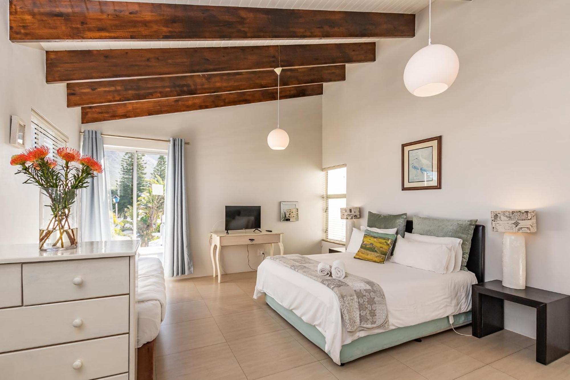 Admiralty Bed & Breakfast Muizenberg Buitenkant foto