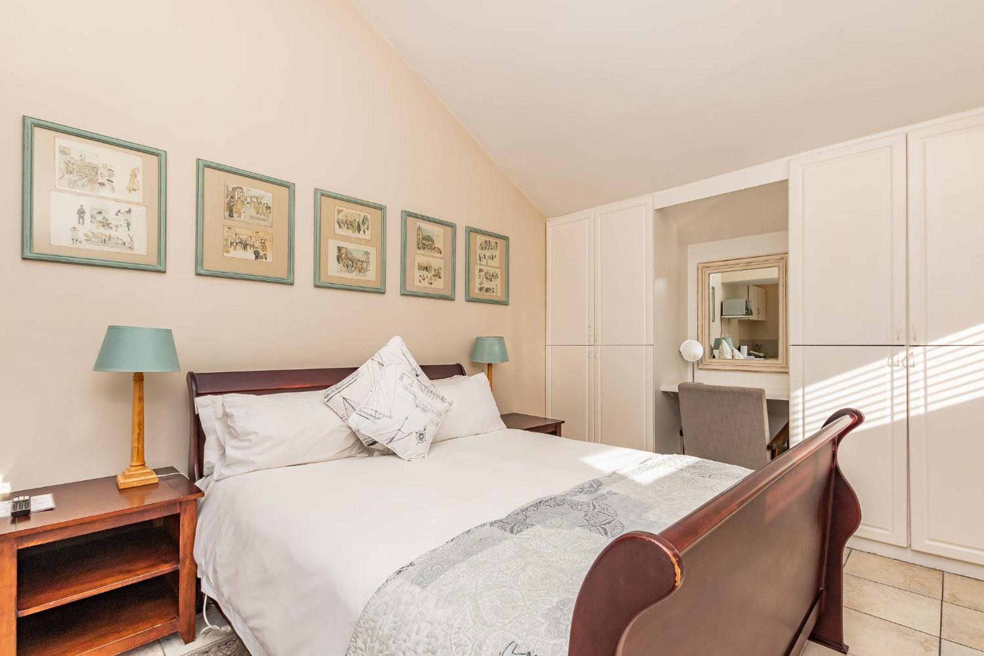 Admiralty Bed & Breakfast Muizenberg Buitenkant foto