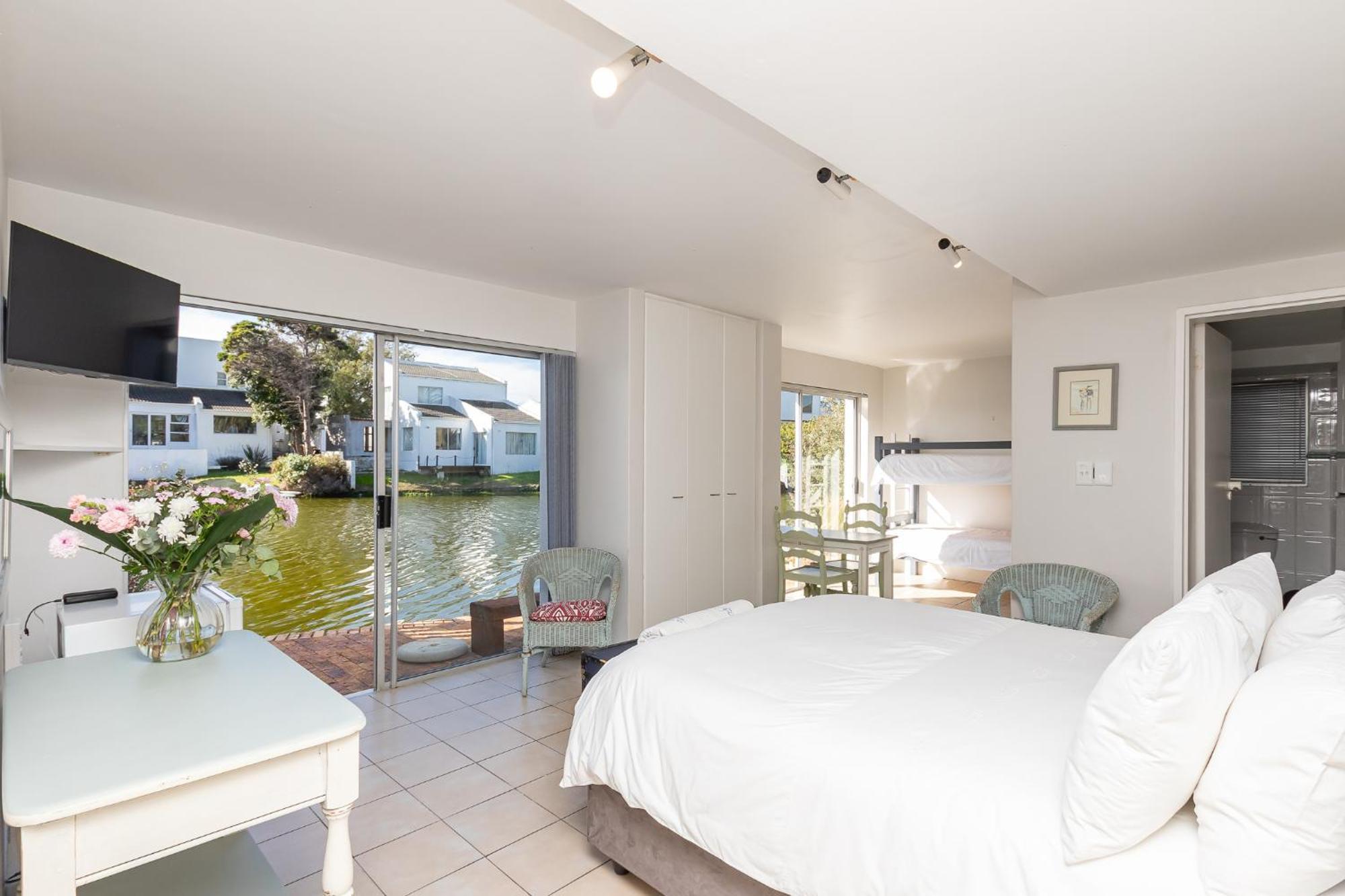 Admiralty Bed & Breakfast Muizenberg Buitenkant foto